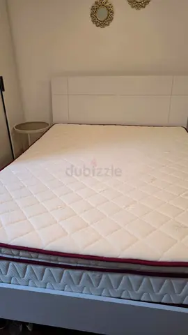 Medical Mattress with Pillow Top (Queen Size) –Orthopedic -Like New