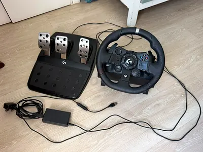 Logitech G923 Racing Sim Steering Wheel + Pedals