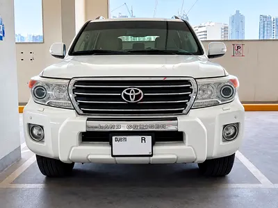 Toyota Landcruiser 2013 model for sale in perfect condition