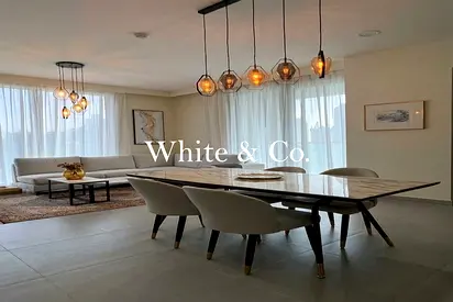 Dual Views | Large Layout | Corner Unit