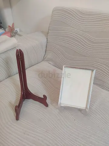 Wooden tabletop display easel for plates/photos