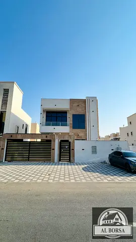 🏠 Villa for rent in Al Yasmeen, Ajman: 3 master bedrooms, a majlis, a living room, and a spacious kitchen with a maid's room.