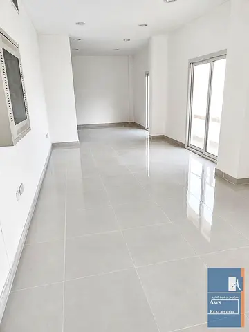 Affordable Office Available in a Business Area, Over 1,000 Sqft