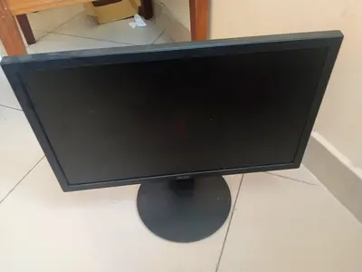 Acer 75hz monitor 1600x900(one vertical line on the scree)