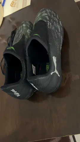 Puma men's black/green football boots, used future 8