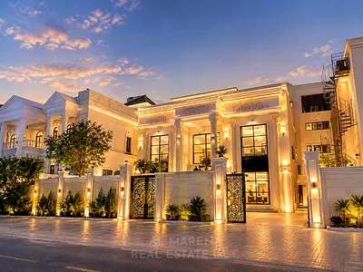 Luxury villa in a prime location; includes electricity, water, and air conditioning. Freehold owner