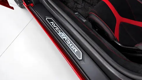 2016 Lamborghini AVENTADOR thumbnail 17