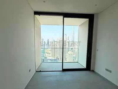Burj Khalifa and Canal View / High Floor / Maid`s Room