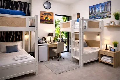 bed space with balcony work station fridge all bills inclusive professional only