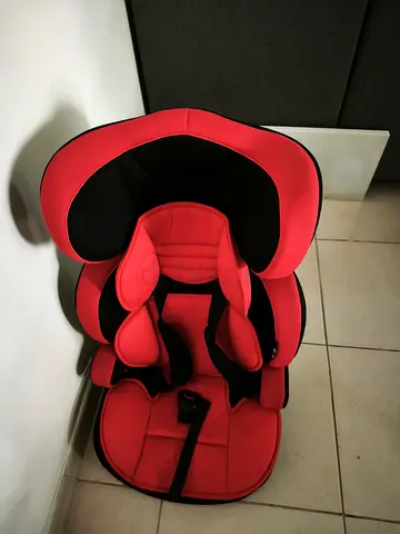 Junior Red child's car seat / booster seat - good used condition