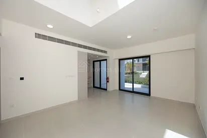 Ready To Move In || Single Row || Skylight