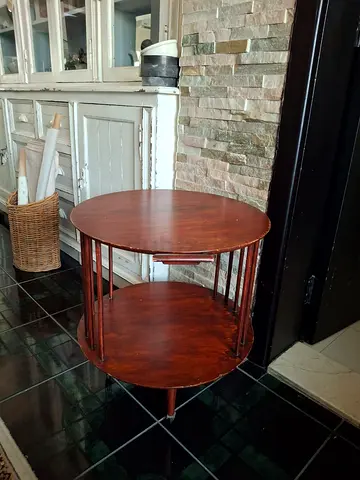 Small tea/coffee table vintage style