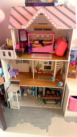 Wood Barbie villa for sell