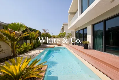 Private pool | Extended | Closed kitchen