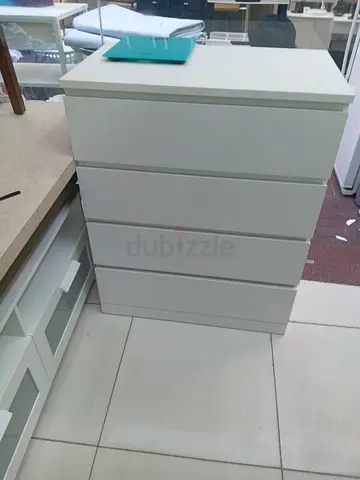 White 4-Drawer Chest / Dresser - Good Condition