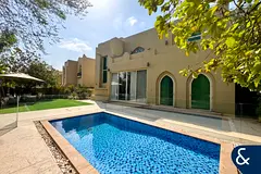 Exclusive | Upgraded | 4 Bed | Garden Hall