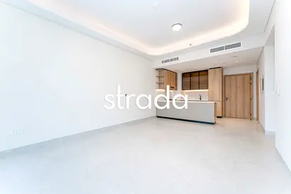Top Floor | Pool View | Building Expert