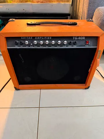 TG-40R guitar amplifier