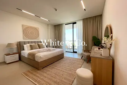 Fully Furnished | 1BR + Study | Investment
