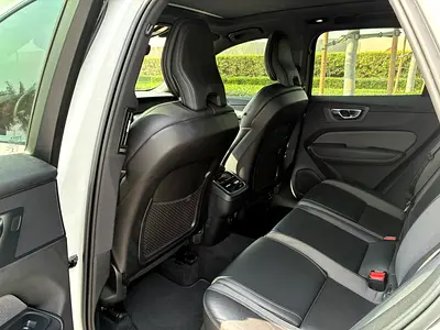 صورة 10 لـ 2022 Volvo XC60
