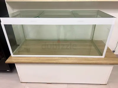 Good looking fish aquarium 800L with wooden stand with top cover