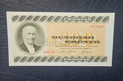 Vintage 100 Kronor Faroe Island Banknote (Collectible) - Uncirculated- 1990 issued