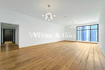 Monumental View | Vacant | Large Layout