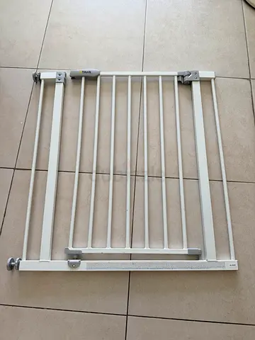Kids / pets safety gate in unused condition