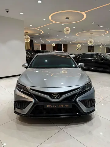 Toyota Camry SE 2022