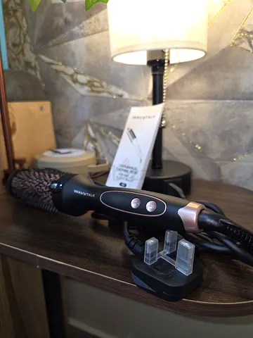 Wavytalk Electric Hot Air Styling Brush - new