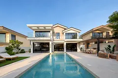 Turnkey | Spacious Open Layout | Lake View