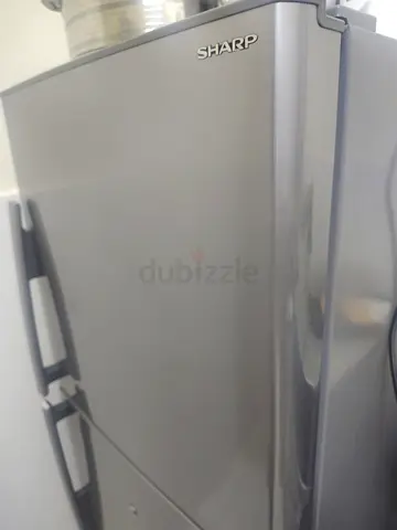 Fridge Sharp like new good condition