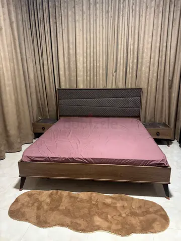 Bedroom furniture set for sale