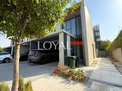 Well Maintained| Lush Green | Very Near to Amenities