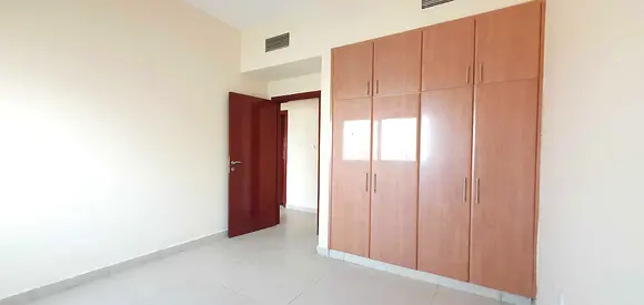 Very nice building !! 1BHK with Balcony aslo Room wardrobe just 35k in Abu shagrah