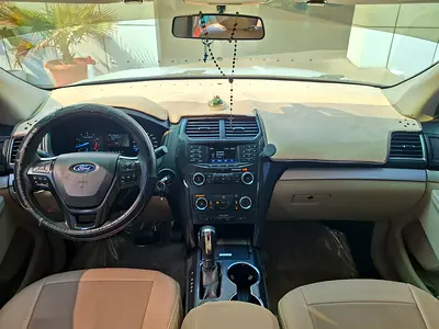 2019 FORD EXPLORER photo 9