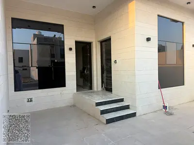 تاون هاوس 4 غرف وغرفة خادمة للايجار السنوي في عجمان الحليو