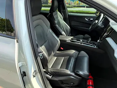 صورة 7 لـ 2022 Volvo XC60