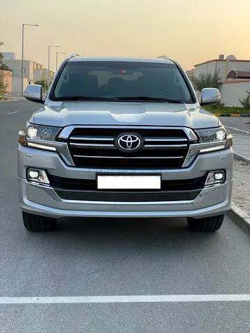 Land Cruiser GXR Grand Touring | V6 | Full Options | Agency Maintained | Al-Futtaim