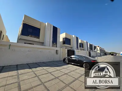 Villa for sale in Al-Haliyo 2, consisting of 5 rooms, a majlis, a living room, a swimming pool, and parking for cars. Spacious areas.