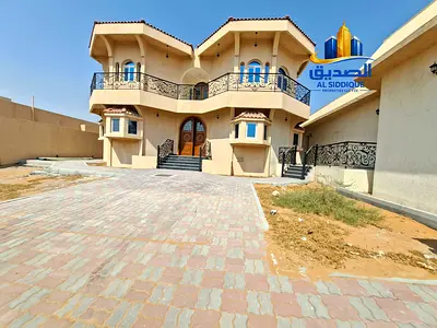 Spacious Near city centre 7 BHK Villa maid room majlis hall driver room Cantrell ac just 130k