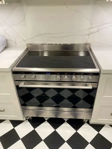Siemens New Model Electric Cooker 90cm Like New