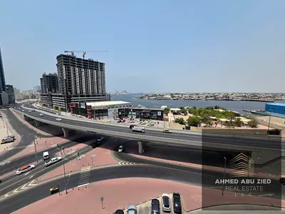 شقة راقية 3 غرف وصالة مع إطلالة بحرية كاملة في أبراج الخور