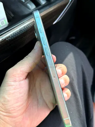 iPhone (silver) with flat edge - used, good condition