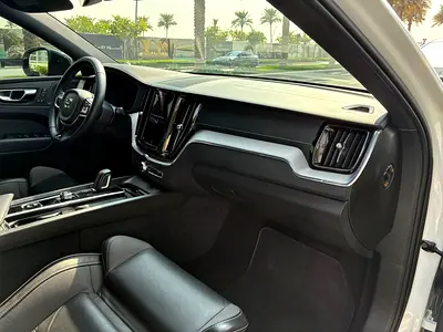 صورة 9 لـ 2022 Volvo XC60