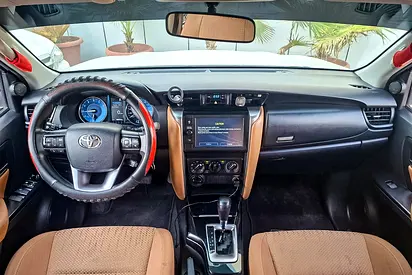 2022 Toyota FORTUNER — фото 10