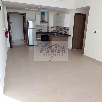 Bright & Spacious 1BR | Unfurnished Apartment | Azizi Plaza | AED 64,000