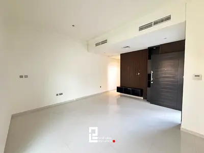 Unfurnished | Upgraded | Great Amenities