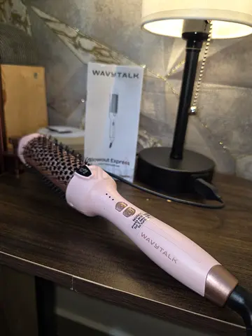 Wavytalk Hot Air Styling Brush - Light Pink, brand new
