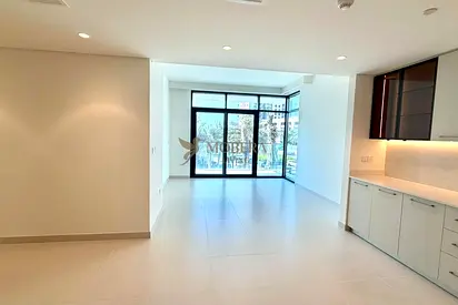 LUXURY 2BR | APARTMENT AT THE COVE II BUILDING 9.